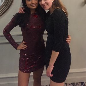 • Red long sleeve sequin dress •